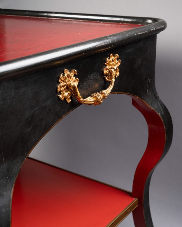 Table en laque rouge et noire - vendue - sold -
