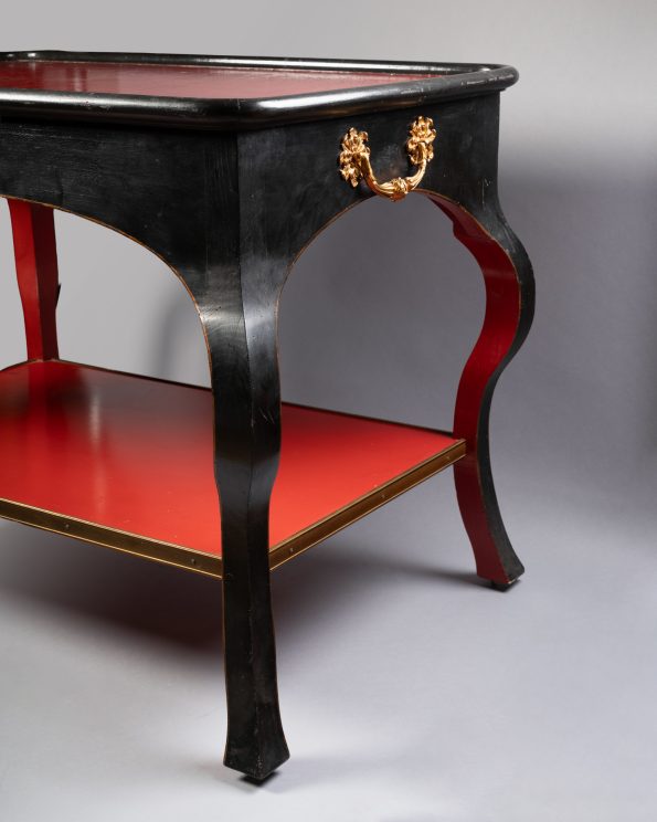 Table en laque rouge et noire - vendue - sold -