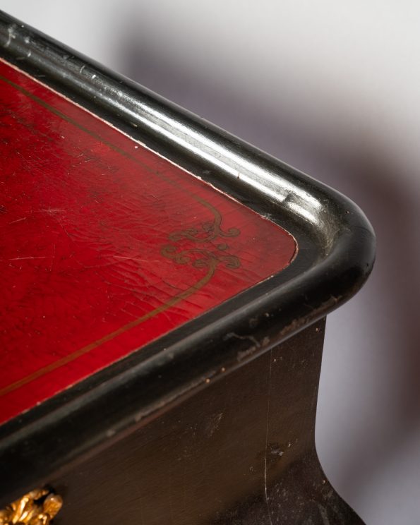 Table en laque rouge et noire - vendue - sold -