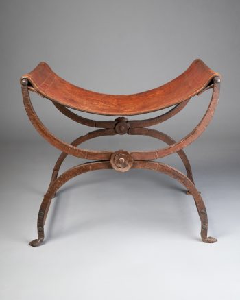 Tabouret curule.